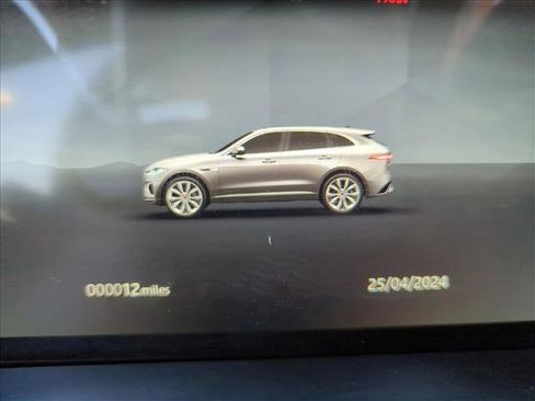 Used 2025 Jaguar F-PACE R-Dynamic S image 13