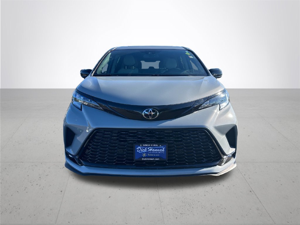 Used 2026 Toyota Sienna XSE AWD/4WD image 3