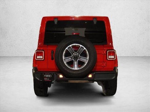 Used 2021 Jeep Wrangler Unlimited Sahara w/ Uconnect 4C Nav & Sound Group AWD/4WD image 7