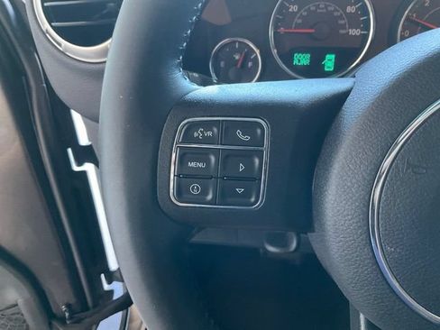 Used 2016 Jeep Wrangler Unlimited Sahara w/ Dual Top Group AWD/4WD image 8
