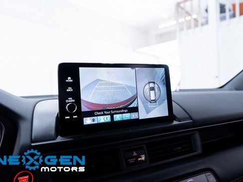 Used 2025 Honda Pilot TrailSport image 37