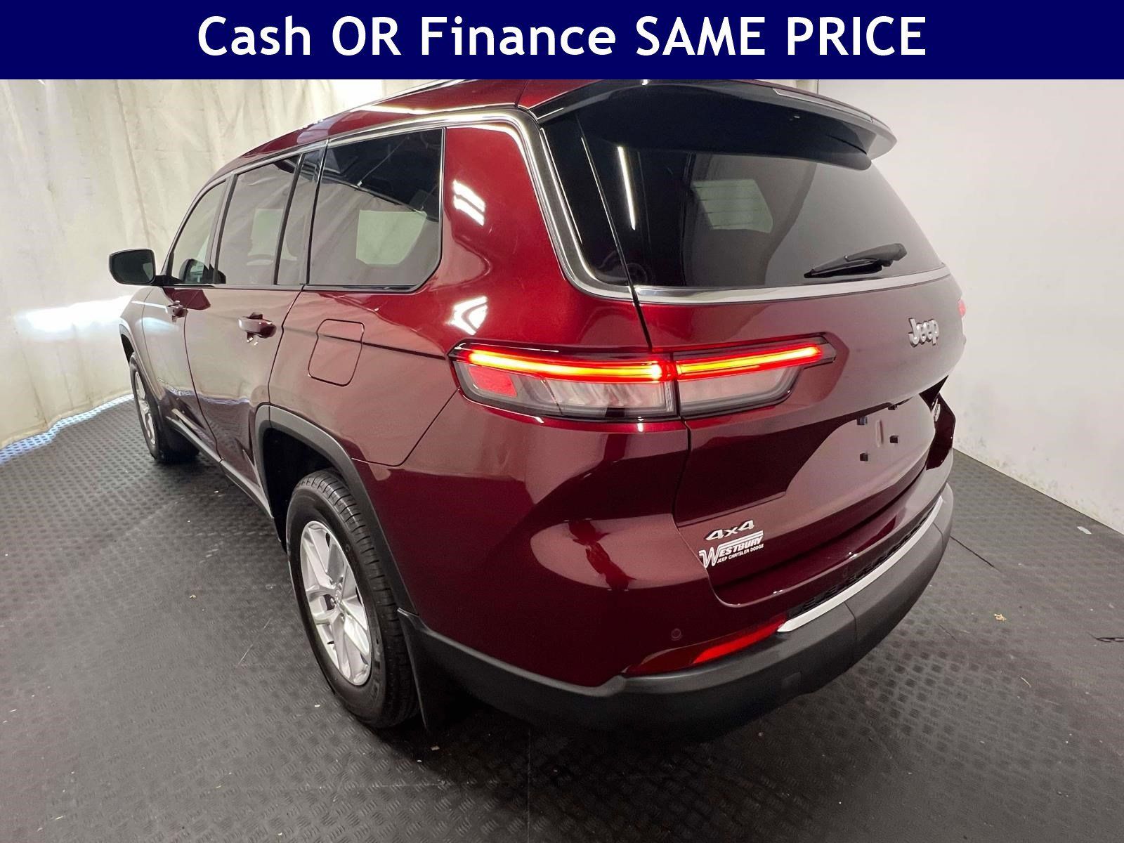 Used 2025 Jeep Grand Cherokee L Laredo w/ Luxury Tech Group I AWD/4WD image 8