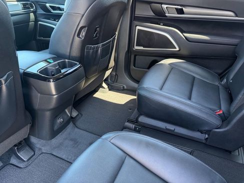 Used 2022 Kia Telluride S image 14