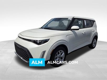 Used 2025 Kia Soul LX w/ LX Technology Package