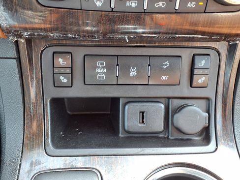 Used 2015 Chevrolet Traverse LT image 25