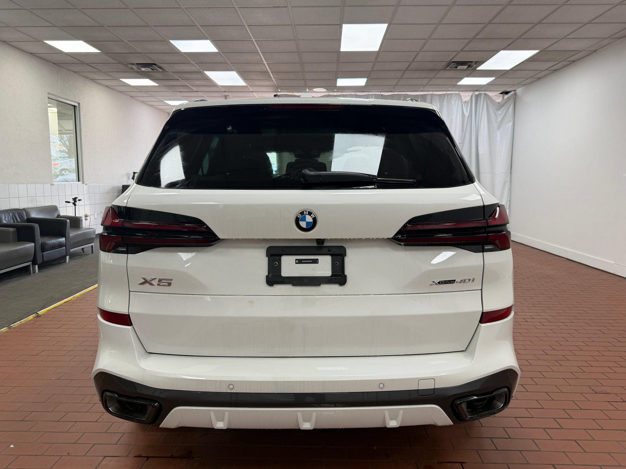 Used 2026 BMW X5 xDrive40i w/ M Sport Package AWD/4WD image 9
