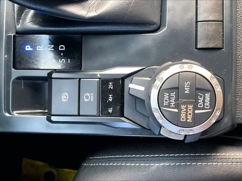 Used 2025 Toyota Tacoma TRD Off-Road image 33