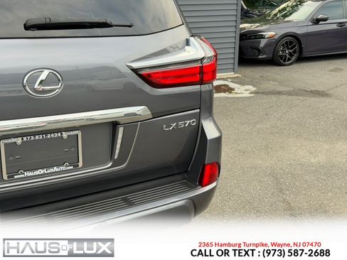 Used 2018 Lexus LX 570 4WD w/ Luxury Package image 21