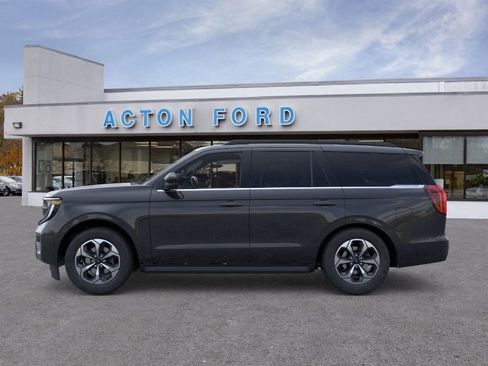 New 2026 Ford Expedition Active image 3
