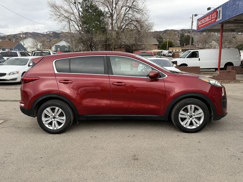 Used 2019 Kia Sportage LX FWD image 3