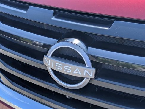 Used 2024 Nissan Pathfinder SL FWD image 6