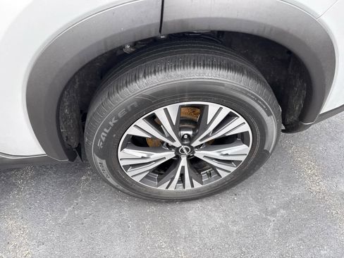 Used 2023 Nissan Rogue SV FWD image 10