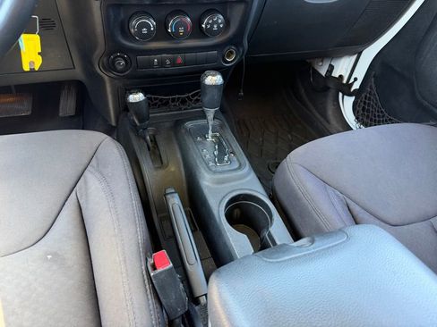 Used 2013 Jeep Wrangler Unlimited Sport AWD/4WD image 16