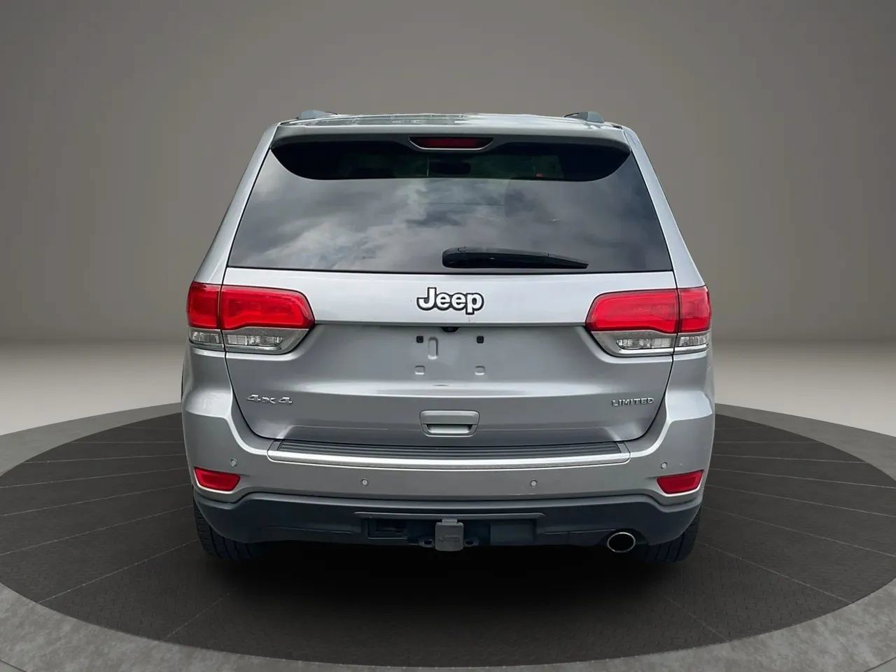 Used 2019 Jeep Grand Cherokee Limited AWD/4WD image 4