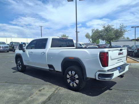 Used 2024 GMC Sierra 3500 Denali w/ Technology Package AWD/4WD image 4