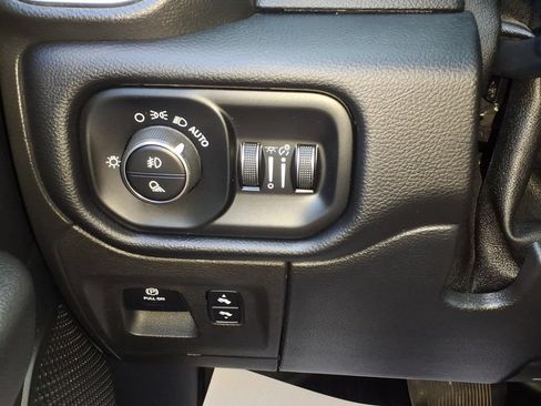 Used 2019 RAM 1500 Big Horn AWD/4WD image 18