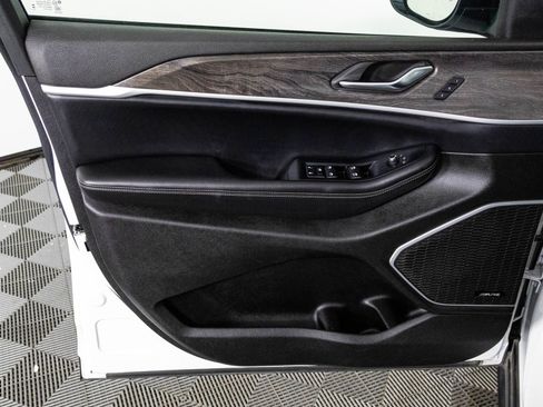 Used 2024 Jeep Grand Cherokee Limited 4xe image 35