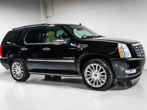Used 2007 Cadillac Escalade AWD image 1