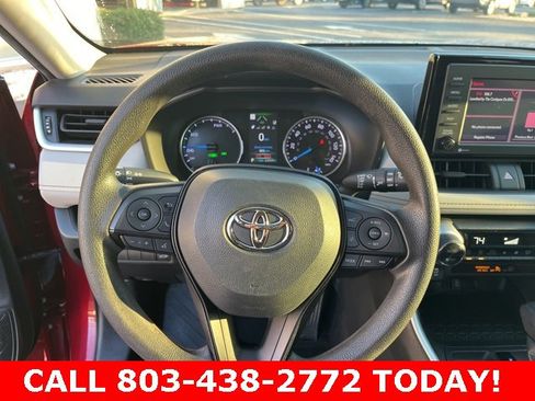 Used 2022 Toyota RAV4 XLE image 19