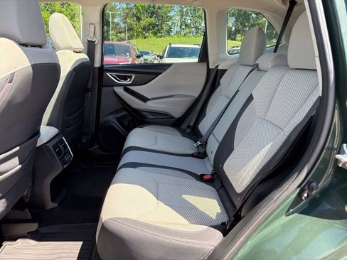 Used 2023 Subaru Forester Premium AWD/4WD image 31