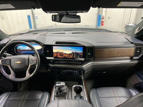 Used 2023 Chevrolet Silverado 1500 High Country w/ Z71 Off-Road Package AWD/4WD image 10