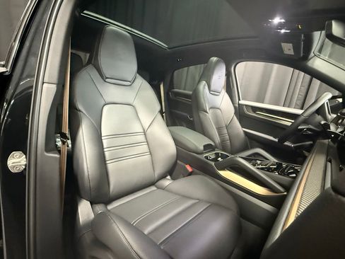 New 2026 Porsche Cayenne S AWD/4WD image 3