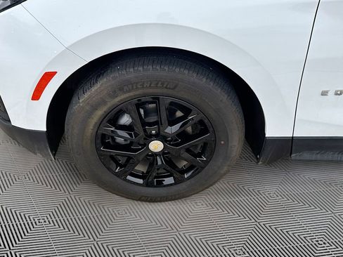 Used 2022 Chevrolet Equinox LS w/ LS Convenience Package image 28