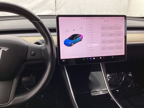Used 2018 Tesla Model 3 Mid Range RWD image 34