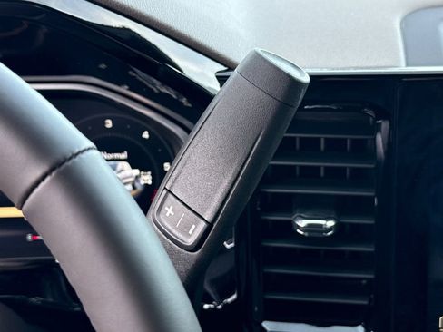 New 2026 GMC Sierra 1500 SLE w/ Preferred Package image 19