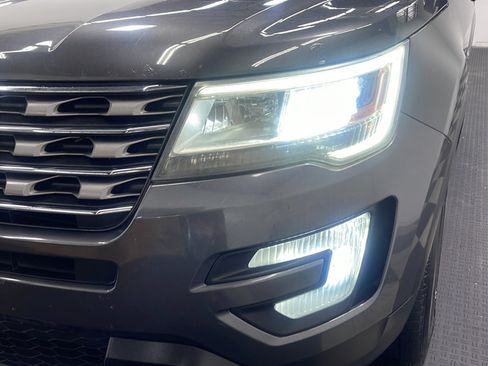 Used 2017 Ford Explorer XLT AWD/4WD image 27