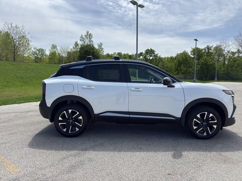 New 2026 Nissan Kicks SV AWD/4WD image 4