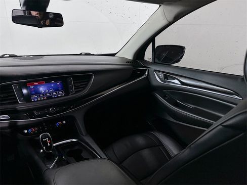 Used 2021 Buick Enclave Avenir w/ Avenir Technology Package image 25