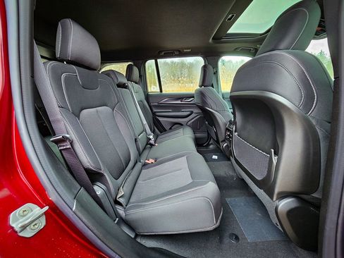 New 2025 Jeep Grand Cherokee Laredo X w/ Luxury Tech Group I image 37