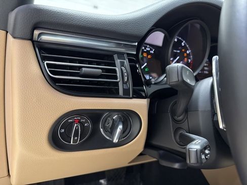 Used 2025 Porsche Macan Turbo image 20
