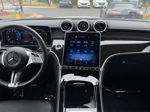 Used 2024 Mercedes-Benz GLC 300 4MATIC image 19