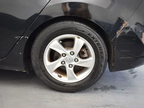 Used 2014 Hyundai Elantra SE FWD image 30