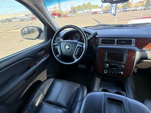 Used 2009 Chevrolet Suburban LT AWD/4WD image 25
