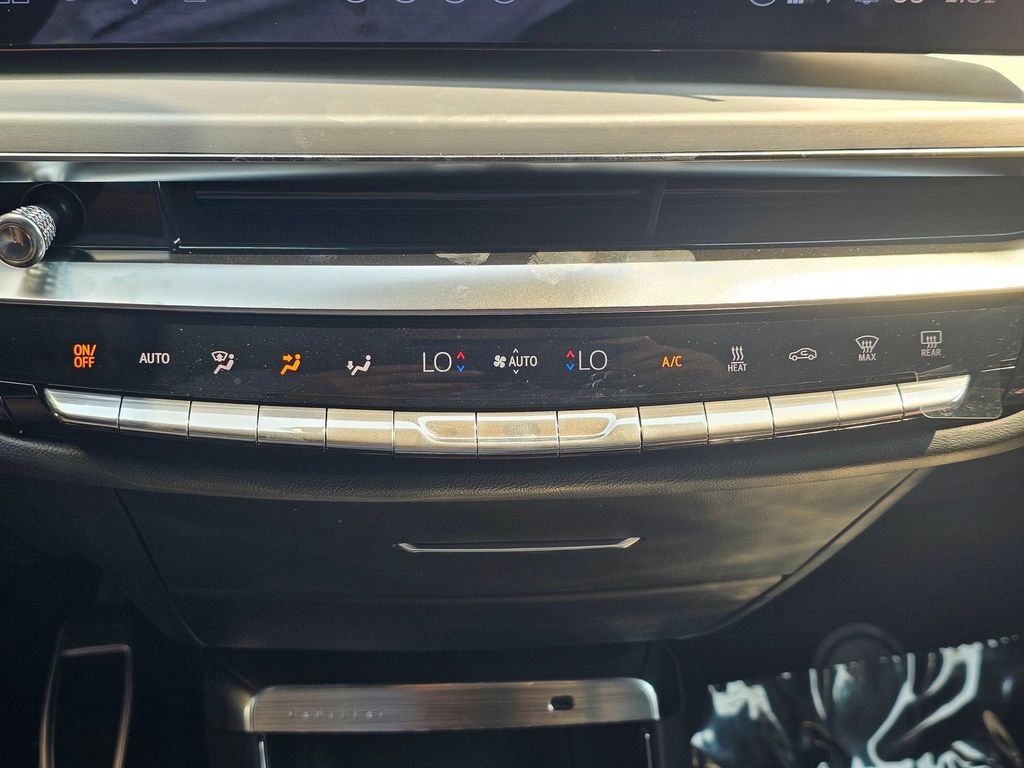 New 2026 Cadillac Lyriq V AWD/4WD image 31