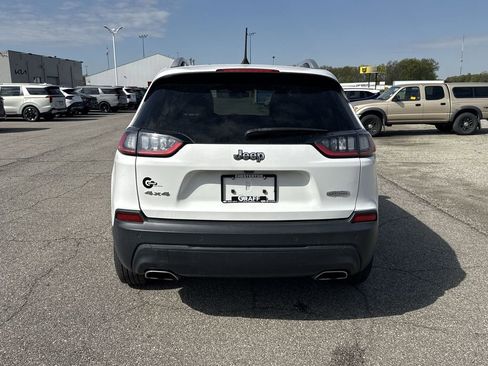 Used 2019 Jeep Cherokee Latitude Plus w/ Cold Weather Group AWD/4WD image 7