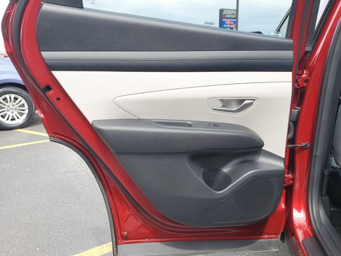 Used 2025 Hyundai Tucson SEL AWD/4WD image 15