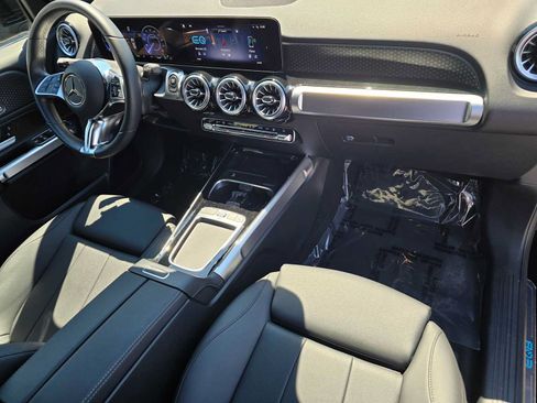 Used 2024 Mercedes-Benz EQB 250+ image 10