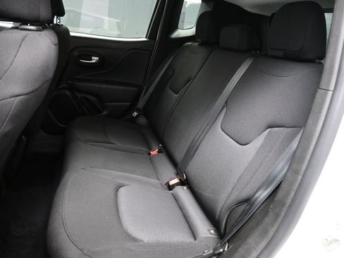 Used 2023 Jeep Renegade Latitude AWD/4WD image 24