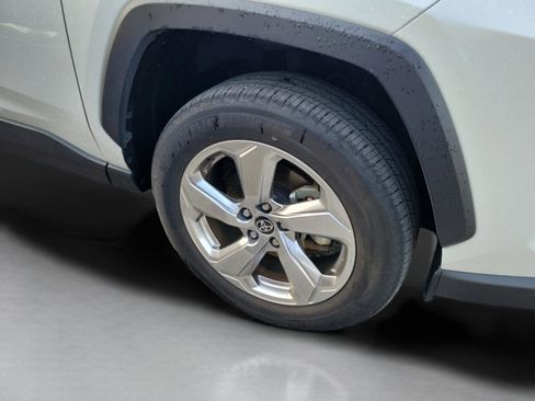 Used 2021 Toyota RAV4 XLE Premium AWD/4WD image 13