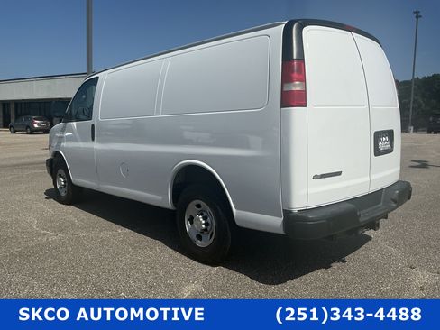 Used 2019 Chevrolet Express 2500 w/ Safety Package RWD image 3