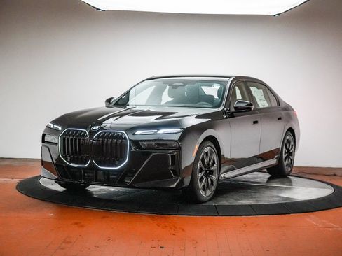 New 2026 BMW 740i w/ Premium Package image 1