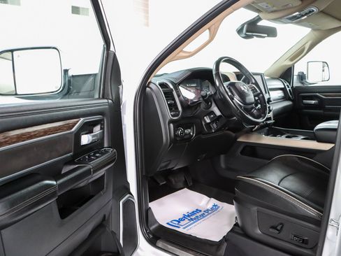 Used 2020 RAM 2500 Laramie AWD/4WD image 3