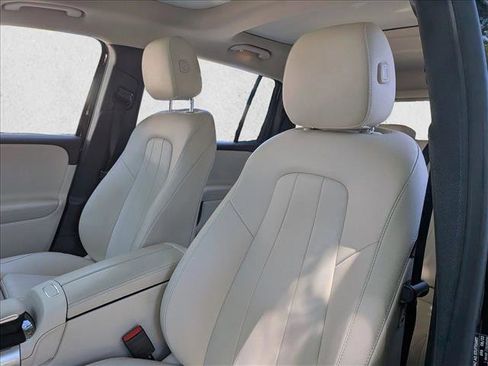 Used 2023 Mercedes-Benz GLB 250 image 15