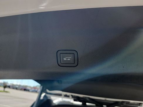 Certified 2025 GMC Yukon XL Denali Ultimate AWD/4WD image 13