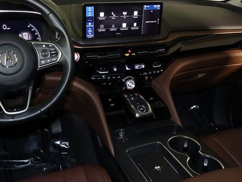 Certified 2026 Acura MDX w/ Technology Package image 17