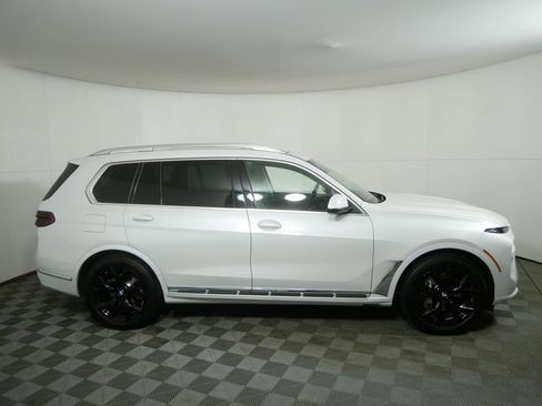 Used 2026 BMW X7 xDrive40i image 2